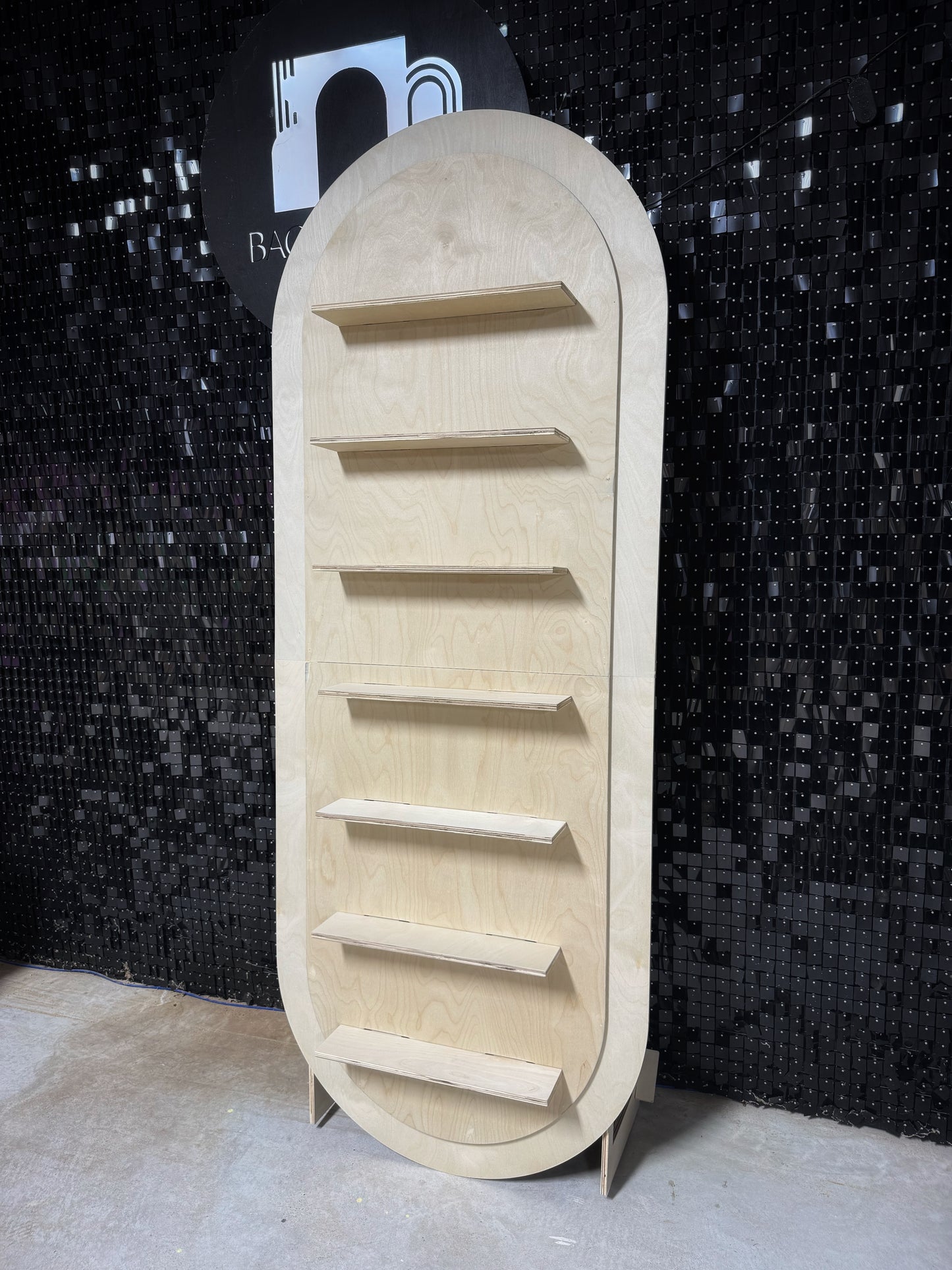 Oval Shelve Portable Wall