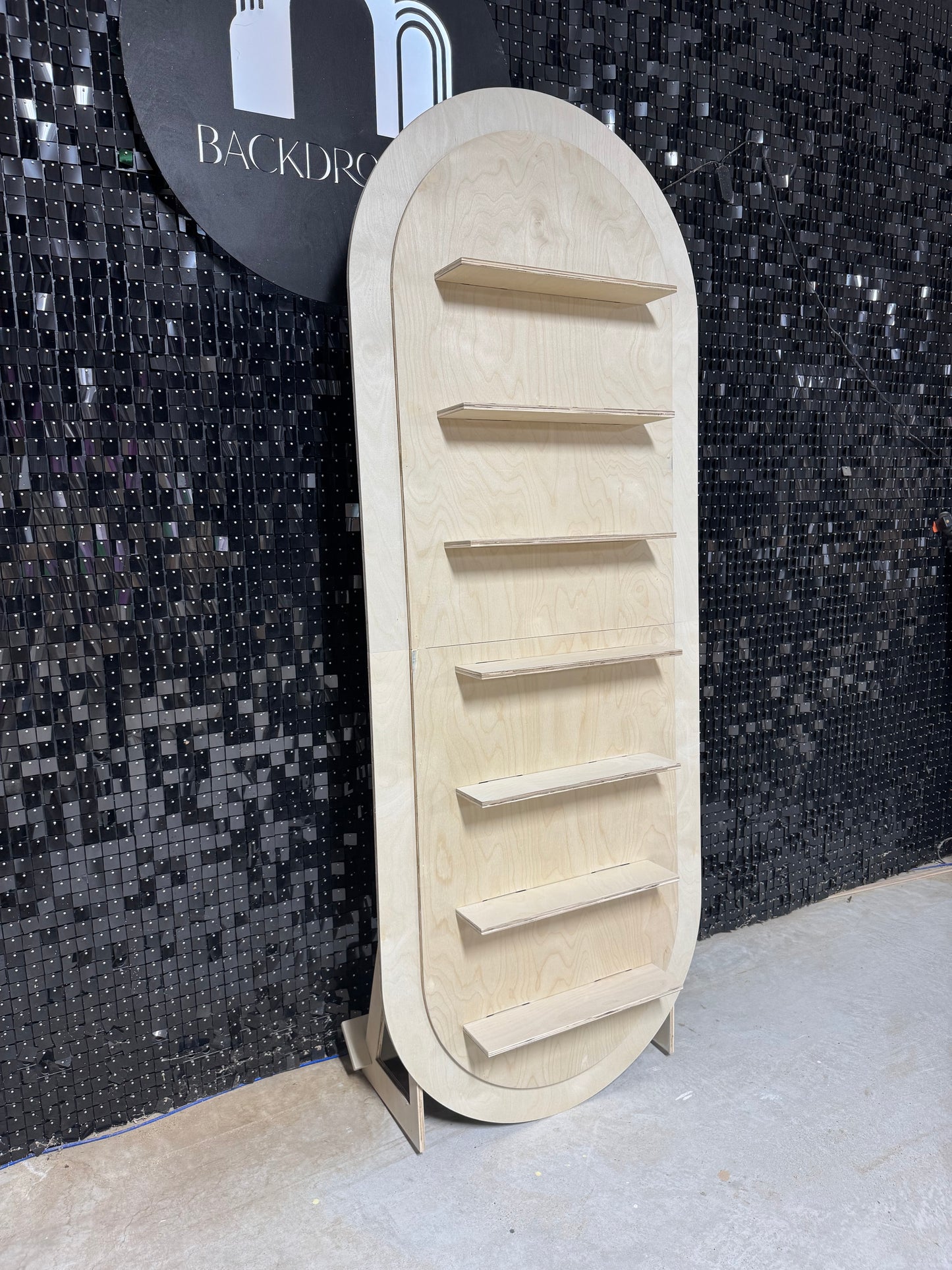 Oval Shelve Portable Wall