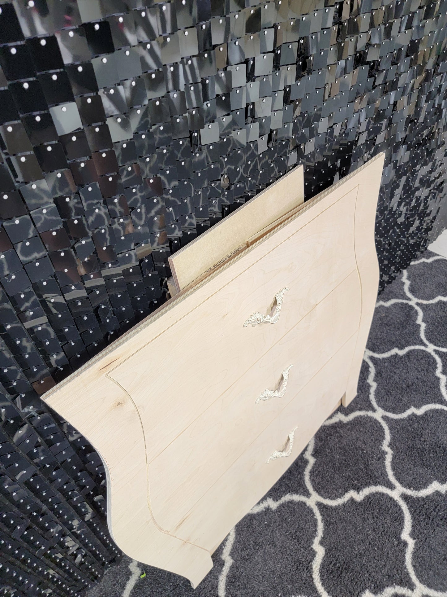 Royal Foldable Table